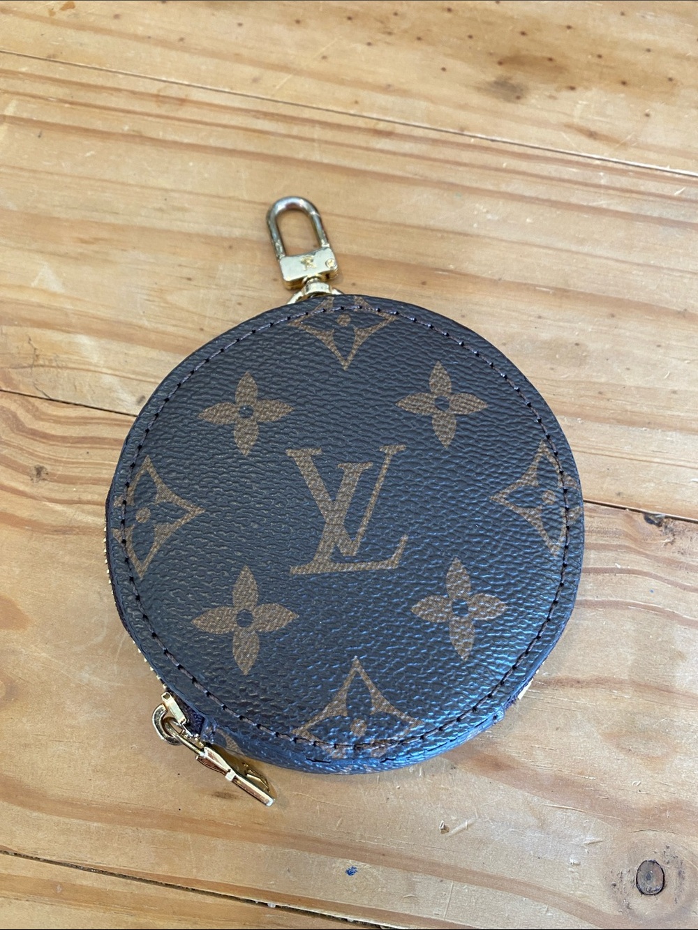 Louis Vuitton Monogram Round Coin Pouch - Brown & Gold